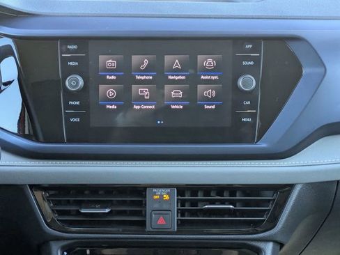 Used 2024 Volkswagen Taos SE FWD image 20
