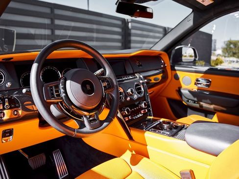 Used 2024 Rolls-Royce Cullinan Black Badge image 2