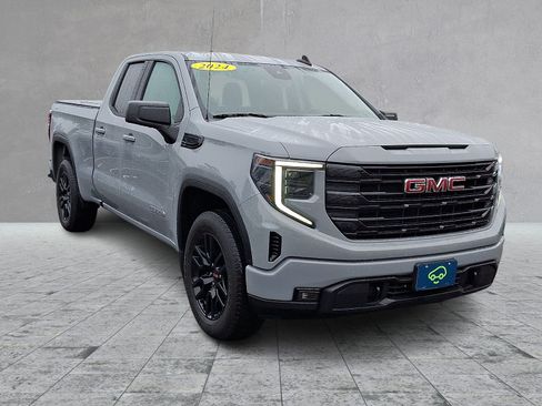 Used 2024 GMC Sierra 1500 Elevation AWD/4WD image 3