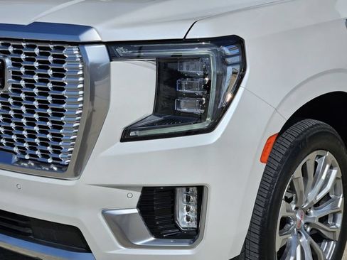 Used 2023 GMC Yukon XL Denali w/ LPO, Floor Liner Package AWD/4WD image 11