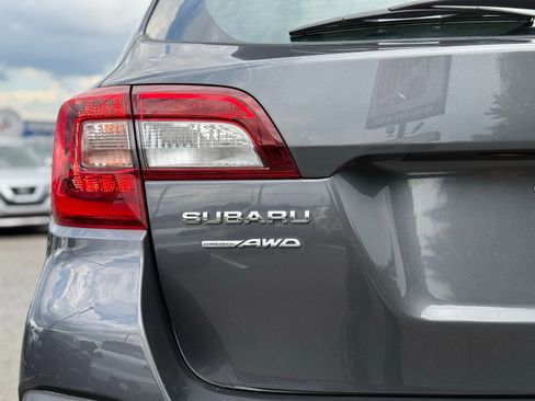 Used 2019 Subaru Outback 2.5i image 9