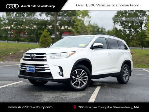 Used 2019 Toyota Highlander XLE AWD/4WD image 1