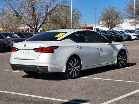 Certified 2022 Nissan Altima 2.5 SR image 4