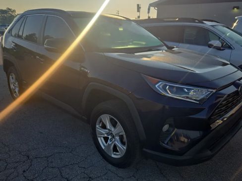 Used 2021 Toyota RAV4 XLE AWD/4WD image 4