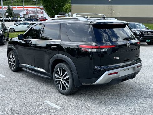 Used 2024 Nissan Pathfinder Platinum w/ Lighting Package (N93) AWD/4WD image 5