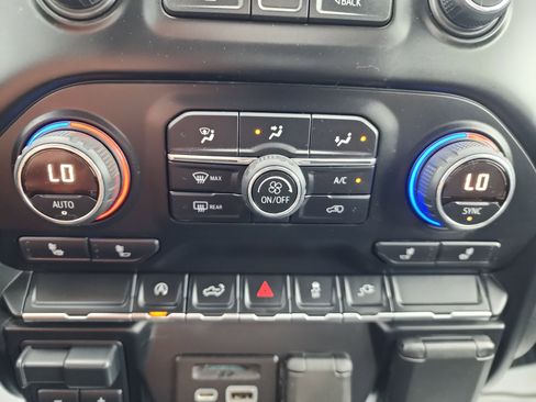 Used 2019 Chevrolet Silverado 1500 LT w/ All-Star Edition AWD/4WD image 17