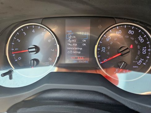 Used 2019 Toyota RAV4 LE w/ All Weather Liner Package AWD/4WD image 16