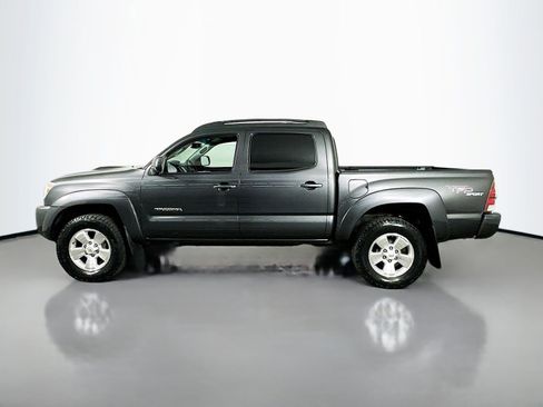 Used 2011 Toyota Tacoma PreRunner w/ TRD Sport Pkg RWD image 4