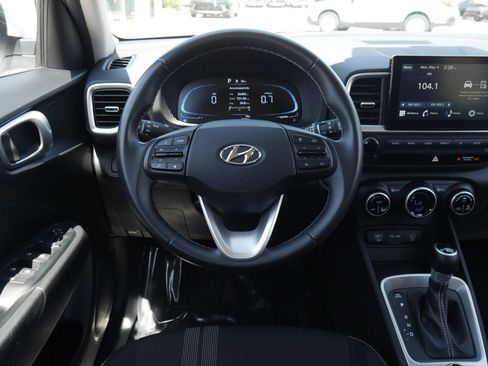 Used 2025 Hyundai Venue SEL FWD image 33