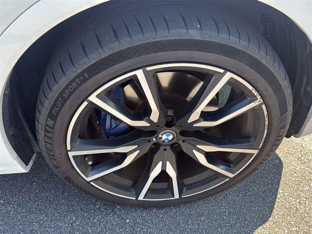 Used 2019 BMW X7 xDrive50i w/ M Sport Package AWD/4WD image 16