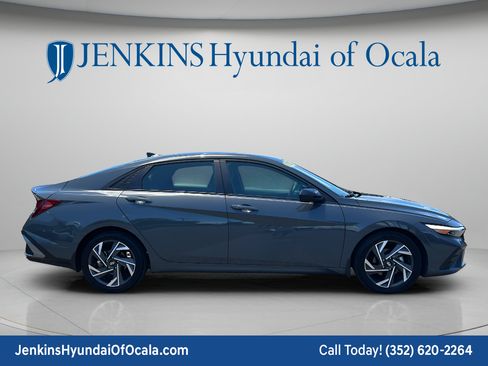 Certified 2025 Hyundai Elantra Sport FWD image 2