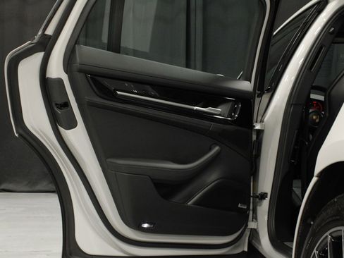 Certified 2025 Porsche Panamera 4 AWD/4WD image 13