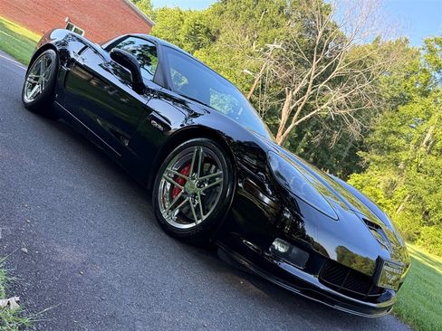 Used 2008 Chevrolet Corvette Z06 w/ Preferred Equipment Group RWD image 28