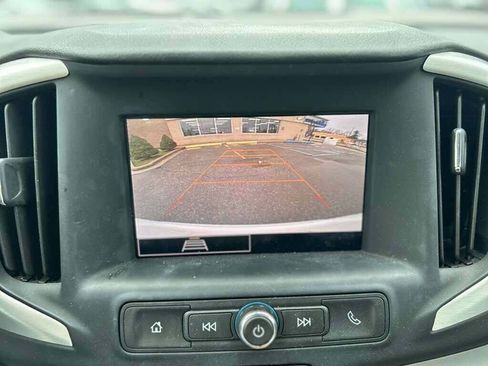 Used 2023 GMC Terrain SLE w/ Driver Convenience Package image 15