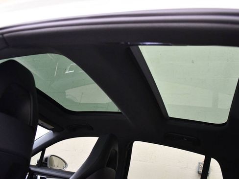 Used 2021 Porsche Panamera RWD image 24
