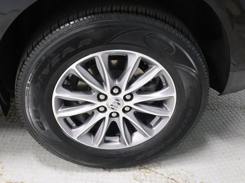 Used 2023 Buick Enclave Essence FWD image 19