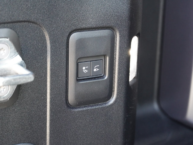 Used 2023 Land Rover Defender 110 Carpathian Edition AWD/4WD image 23