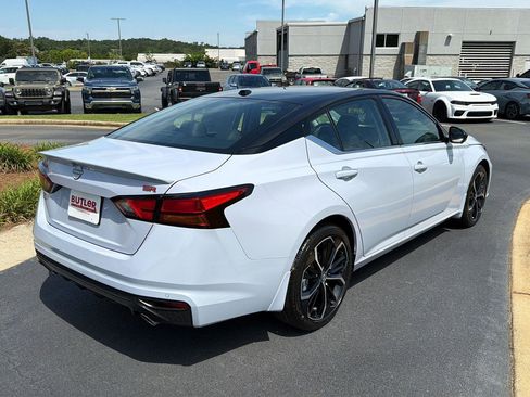 New 2026 Nissan Altima 2.5 SR w/ SR Premium Package FWD image 6