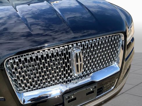 Used 2022 Lincoln Navigator Reserve AWD/4WD image 30