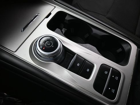 Certified 2022 Ford Explorer XLT image 17