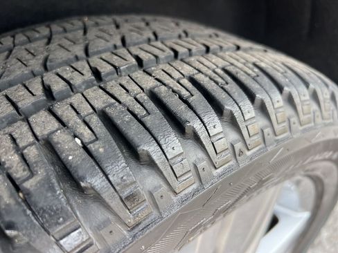 Used 2018 Volkswagen Tiguan SEL Premium image 9