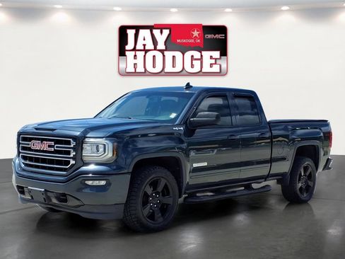 Used 2017 GMC Sierra 1500 SLE w/ SLE Value Package AWD/4WD image 3