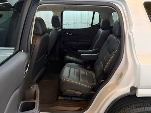 Used 2023 GMC Acadia Denali w/ Denali Ultimate Package AWD/4WD image 25