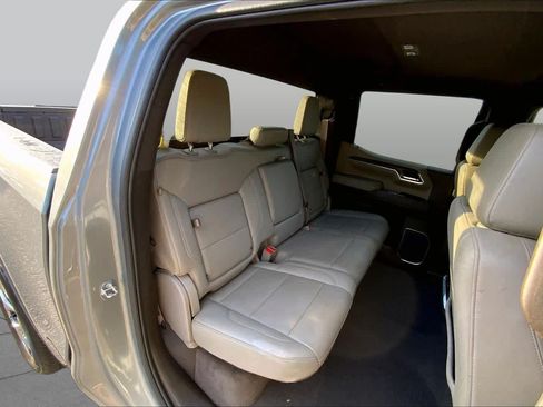 Used 2023 GMC Sierra 1500 SLT w/ SLT Premium Package AWD/4WD image 19