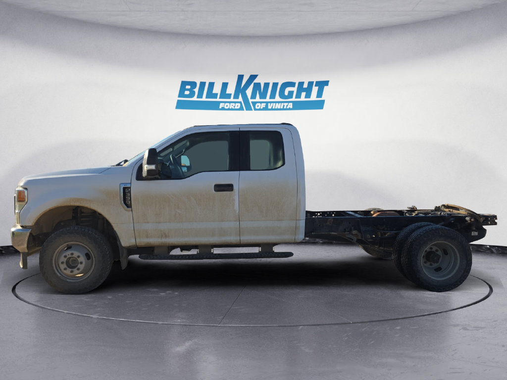 Used 2022 Ford F350 XL w/ Power Equipment Group AWD/4WD image 2