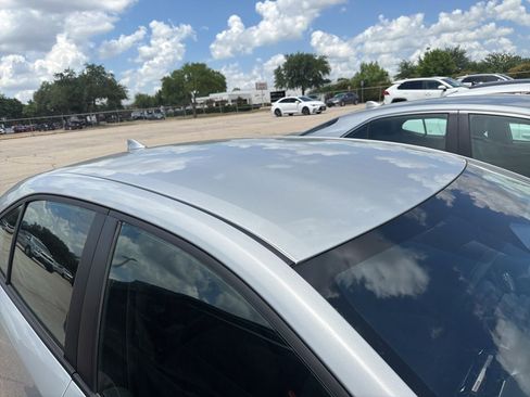 Used 2025 Toyota Corolla LE FWD image 5