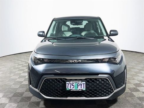 Used 2023 Kia Soul LX image 3