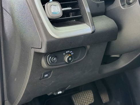 Used 2020 GMC Terrain SLE w/ Driver Convenience Package image 11