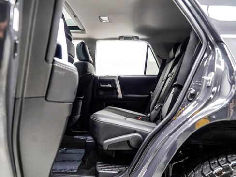 Used 2024 Toyota 4Runner SR5 Premium w/ Moonroof Package AWD/4WD image 40