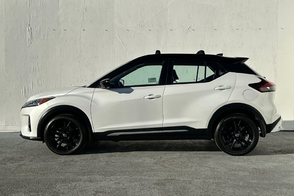 Certified 2025 Nissan Kicks SV w/ Illumination Package FWD image 7