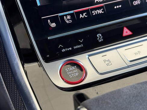 Used 2024 Audi RS Q8 image 33