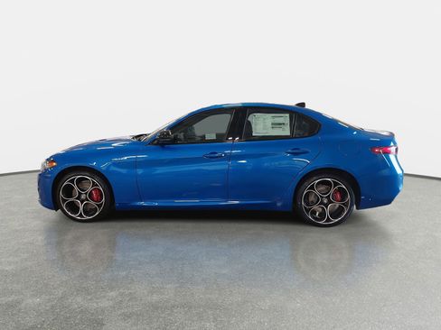 New 2025 Alfa Romeo Giulia AWD w/ Veloce Package AWD image 8