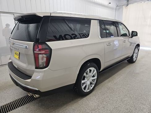 Used 2023 Chevrolet Suburban High Country image 7