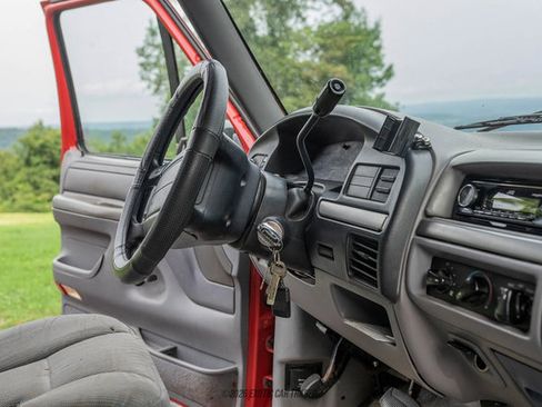 Used 1995 Ford Bronco XLT AWD/4WD image 50