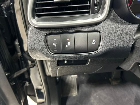 Used 2020 Kia Sorento LX FWD image 14