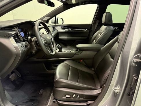 Certified 2025 Cadillac XT5 Premium Luxury AWD/4WD image 5