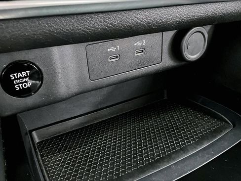 Used 2024 Nissan Rogue SV image 36