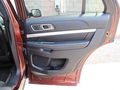 Used 2016 Ford Explorer XLT w/ Equipment Group 202A AWD/4WD image 18
