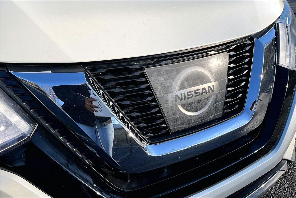 Used 2017 Nissan Rogue SL w/ SL Premium Package AWD/4WD image 31