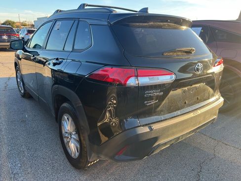 Used 2024 Toyota Corolla Cross LE image 6