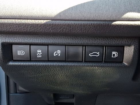 Used 2025 Toyota Camry LE w/ Convenience Package image 27