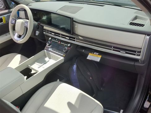 Used 2024 Hyundai Santa Fe Limited image 28