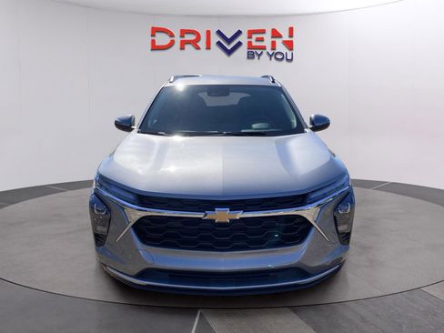 New 2026 Chevrolet Trax LT w/ Driver Confidence Package image 9