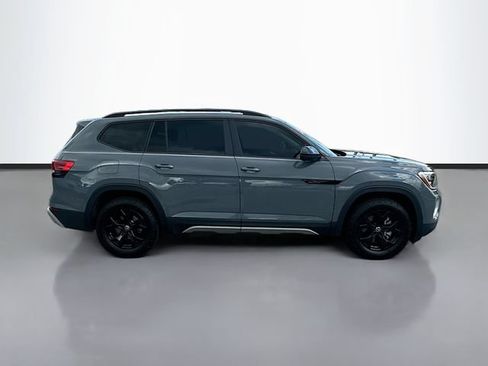 Used 2025 Volkswagen Atlas Peak Edition SE AWD/4WD image 5