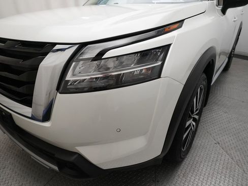 Certified 2023 Nissan Pathfinder Platinum AWD/4WD image 23