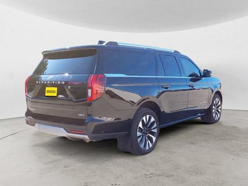 Used 2025 Ford Expedition Max Platinum w/ Driver's Package AWD/4WD image 5